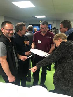 LALUNET' FAIT SON SHOW(ROOM)